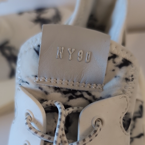 Steve Madden Monochrome Sneakers - Picture 4 of 10